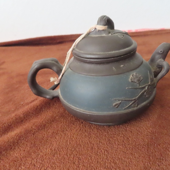Vintage Chinese Yixing Zisha Clay Serving Lidded Teapot Signed Blue Black - Picture 3 of 11